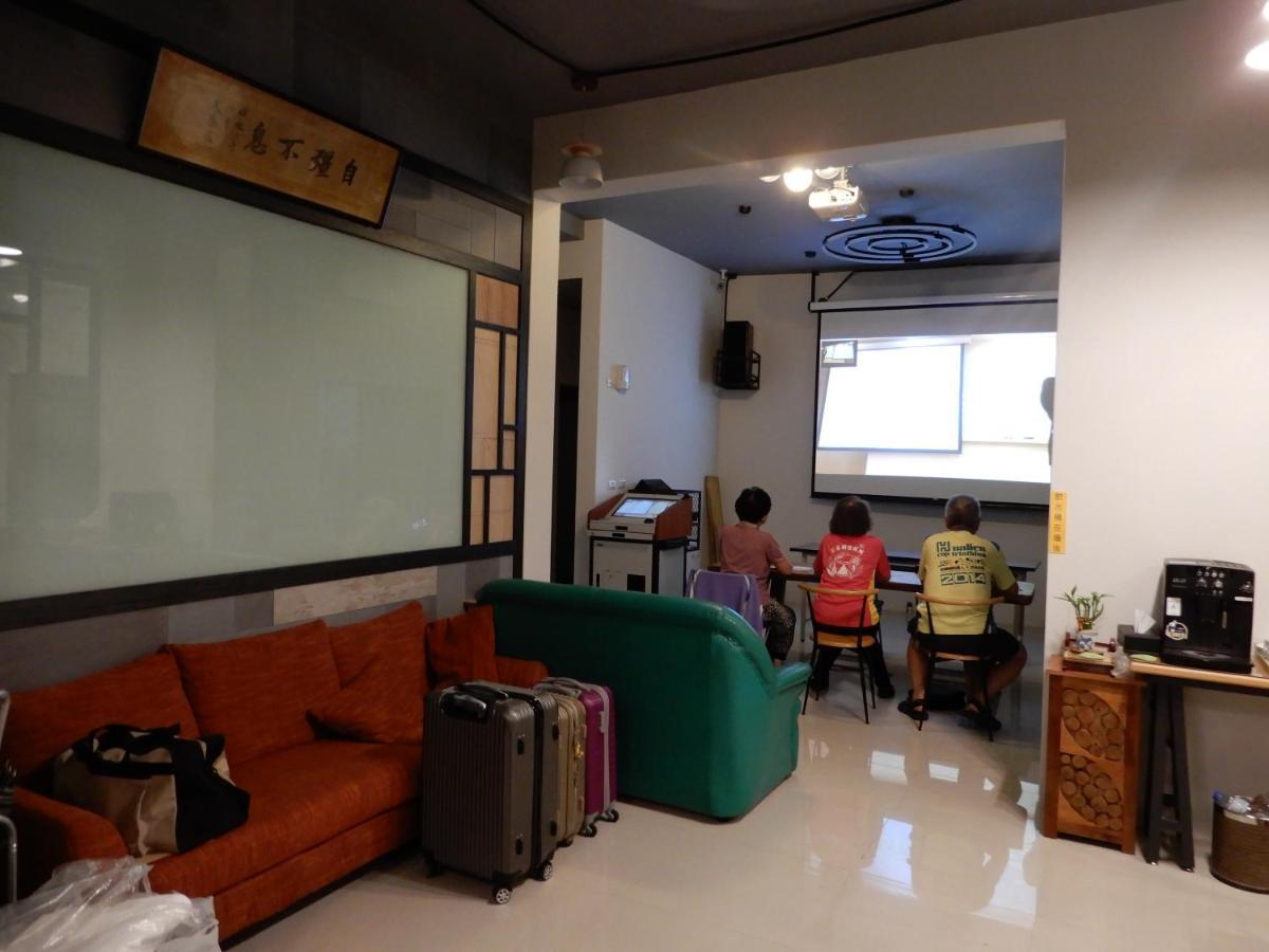 Happy Wing Guesthouse Hualien City Ngoại thất bức ảnh